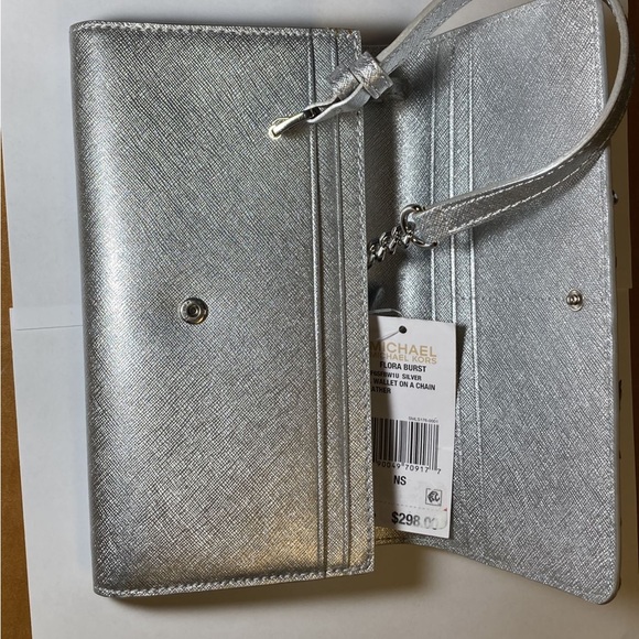 MICHAEL Michael Kors Flora extra large wallet - Picture 8 of 8